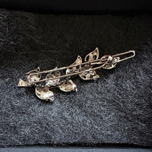 Elegant Silver and Blue Hair Clip - Picture 2 of 3